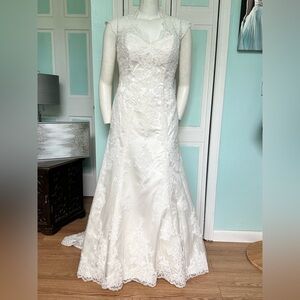 Size 16 Ivory Lace Wedding Dress Bridal Gown Open Back Cap sleeve Fitted NWT